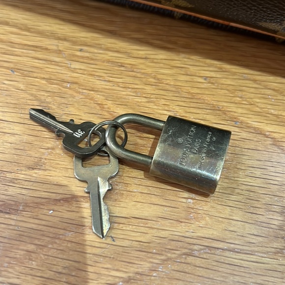 Louis Vuitton Monogram Bag - Picture 9 of 16